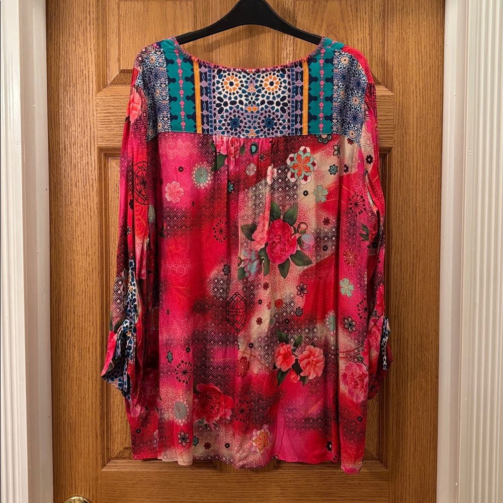 John Mark Pink Floral Top - Picture 2 of 8
